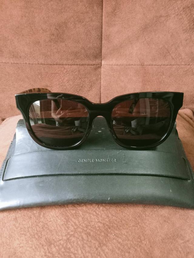 แว่นตาแบรนด์ Gentle Monste DIDI.D Col 01 ของแท้ สภาพดี มีกล่อง ขายถูก 5,000 รูปที่ 4