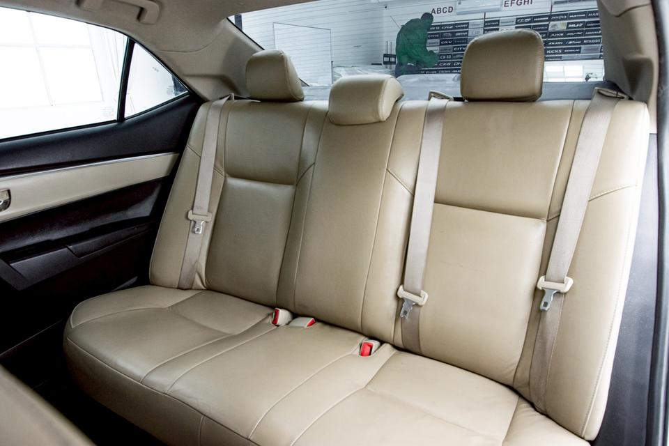 รหัสรถ 1D192 ALTIS 1.8 E  2016 6