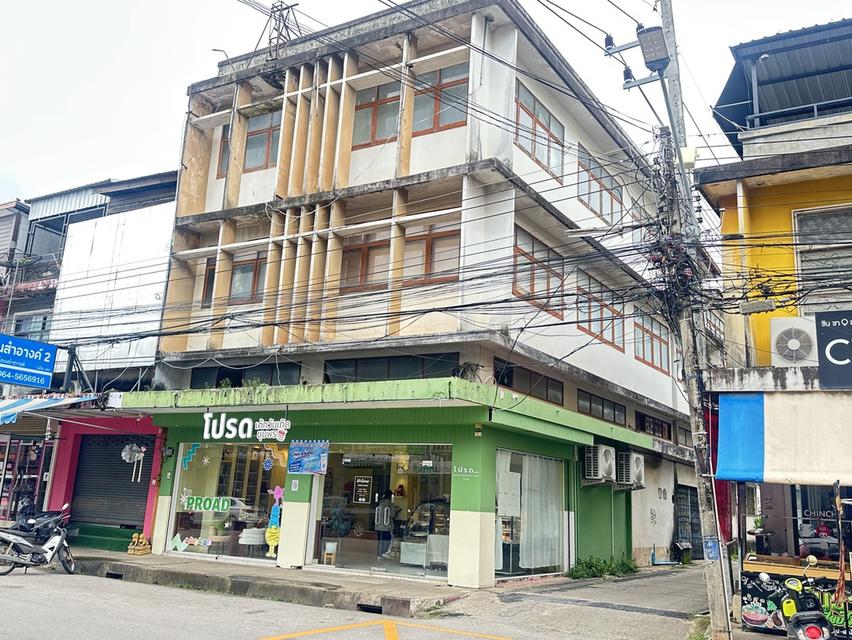 🏩🔥 ขายอาคารพาณิชย์ 3 ชั้นครึ่ง ทำเลใจกลางเมืองชุมพร หน้ากว้าง 9 เมตร 3