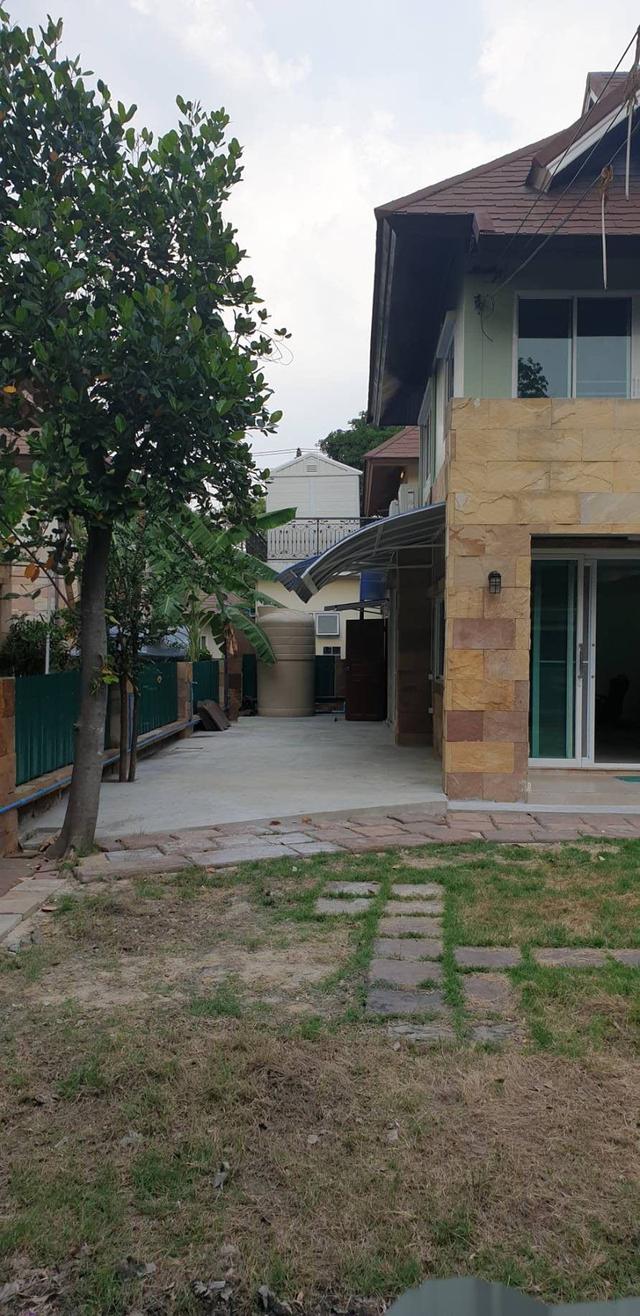 บ้านเช่าใกล้เลียบด่วนรามอินทรา ถนนนวลจันทร์ เนื้อที่ 90ตรว. 5ห้องนอน 3ห้องน้ำ แอร์ 5เครื่อง ตกแต่งใหม่ ทำเลดีมาก เข้าออกได้หลายเส้นทาง  11