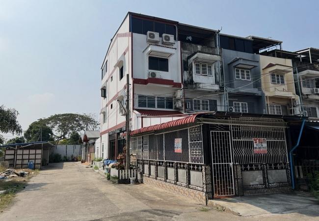 ขายอาคารพาณิชย์ หมู่บ้านเสนาวิลล่า 84 ซอยแฮปปี้แลนด์ ถนนลาดพร้าว บางกะปิ กรุงเทพมหานคร 2