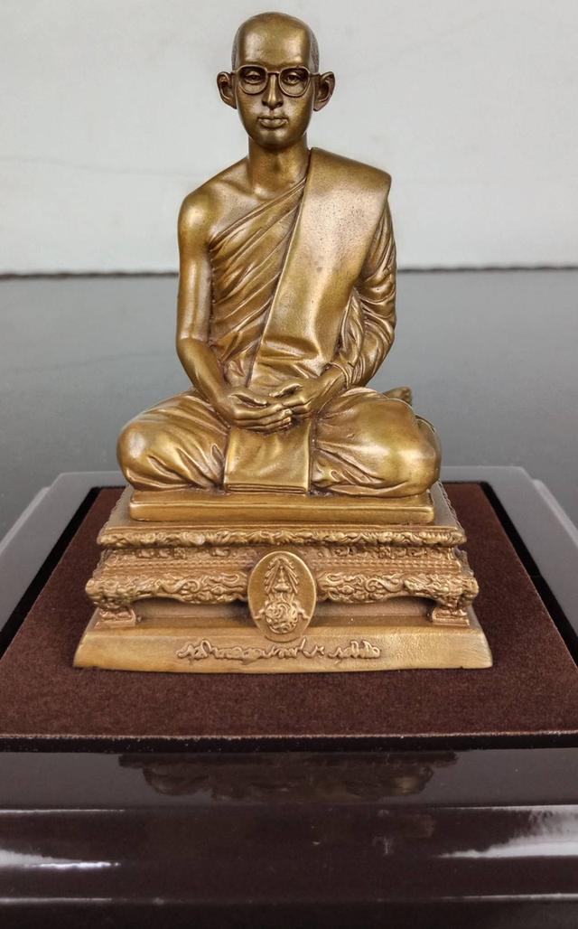 658.พระบรมรูปในหลวงทรงผนวช พลังแผ่นดิน ปี 2554 รูปที่ 4