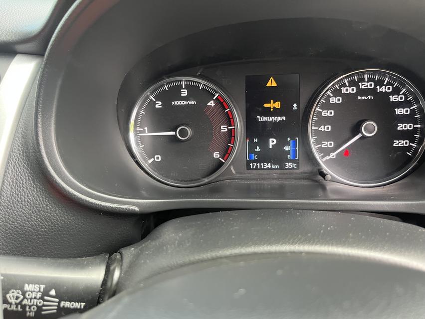 Mitsubishi pajero  8