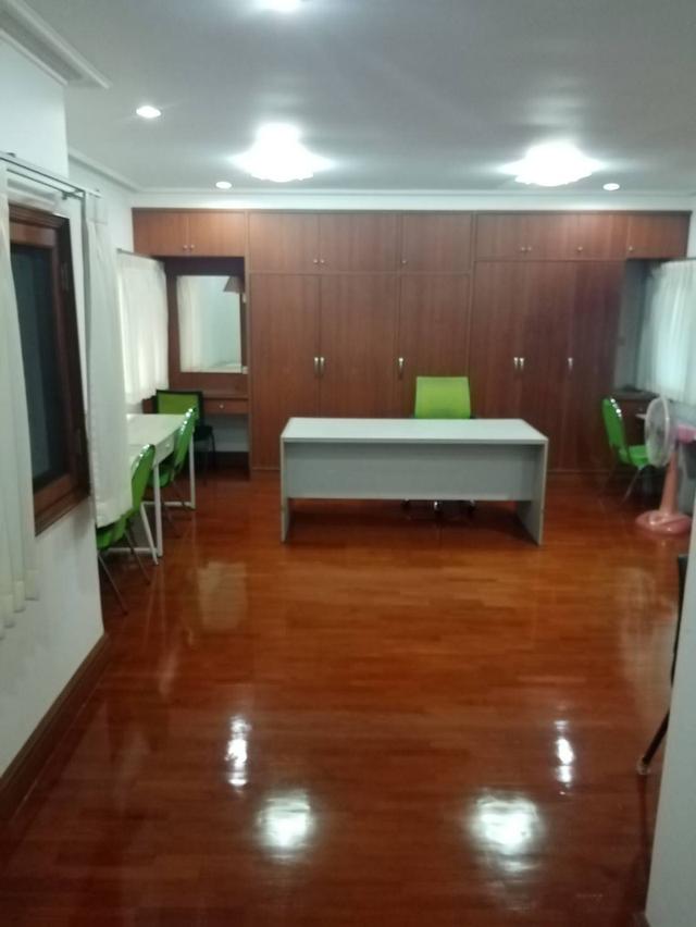 บ้านเดี่ยว 2 ชั้น ติดถนนพุทธมณฑล สาย 1 หมู่บ้านมหาดไทย 1 ขนาด 101 ตรว 4 นอน 5 น้ำ 19