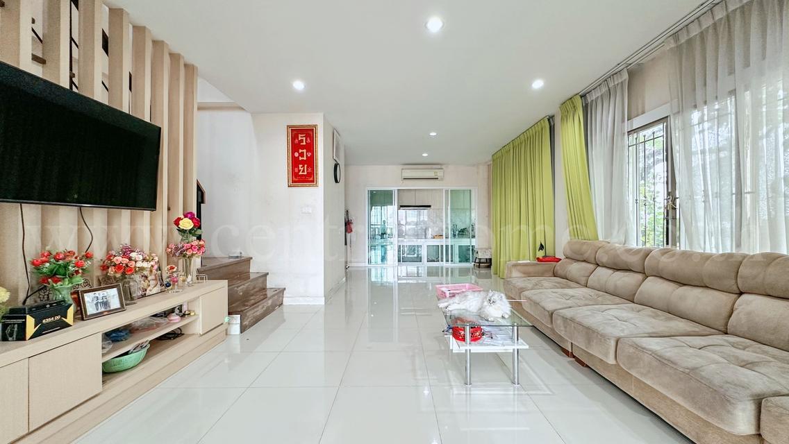 ทาวน์โฮม ภณาสิริ เรสซิเด้นซ์ เกษตร - นวมินทร์ หลังริม