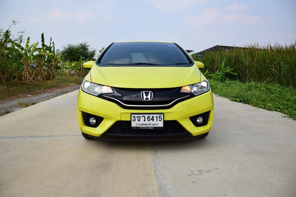 ขายเพียง 338000บาท / ฟรีดาวน์ JAZZ GK รถมือเดียว ตัวท็อป / แอร์จอ พุตสต๊าท กล้องหลัง /เมาติฟังชั่นส์ ครุสคอลโทล AIRB ตรงปก โทร0957401229 ไอดีไลน์ UTBP รูปย่อยที่ 2