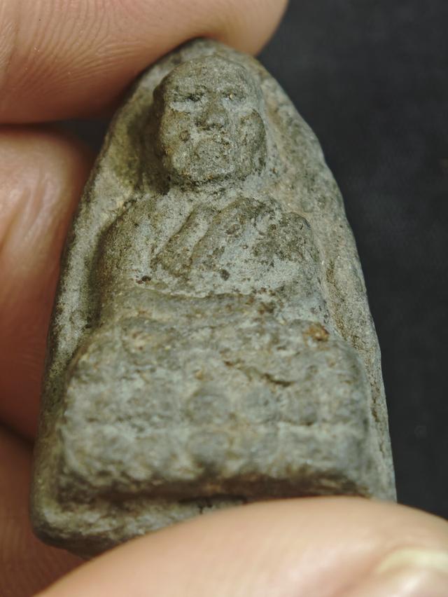 พระหลวงปู่ทวดเนื้อว่าน พิมพ์ c 4