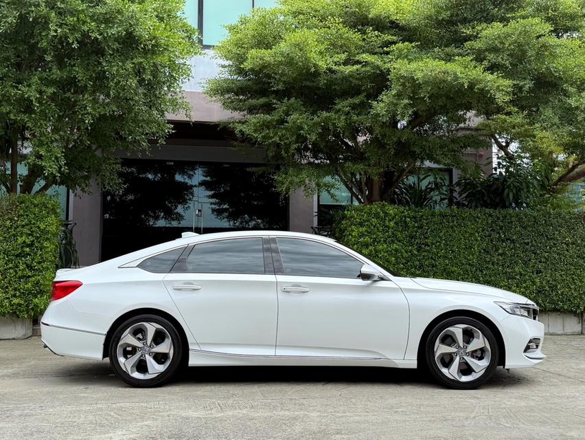 2022 HONDA ACCORD eHEV TECH รถมือเดียวออกป้ายแดง สภาพป้ายแดง รถวิ่งน้อยเพียง 20,000 กม ไม่เคยมีอุบัติเหตุครับ