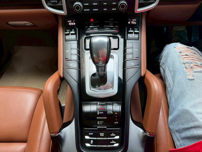 CAYENNE 3.0 HYBRID S E-Hybrid สีขาว รูปที่ 11