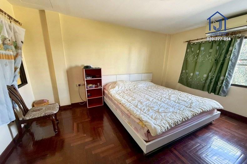 ขายทาวน์โฮม 3 ชั้น หมู่บ้านกลางเมือง รัชดา–เหม่งจ๋าย 1 ซอยสหการประมูล ใกล้ทางด่วน รถไฟฟ้าMRT 8