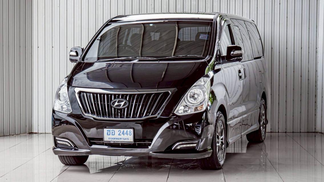 HYUNDAI H1 DELUXE ปี 2018 สีดำ โฉม ปี08-18