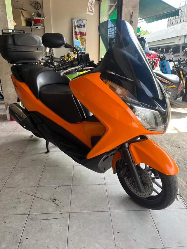 Honda pcx สีส้ม