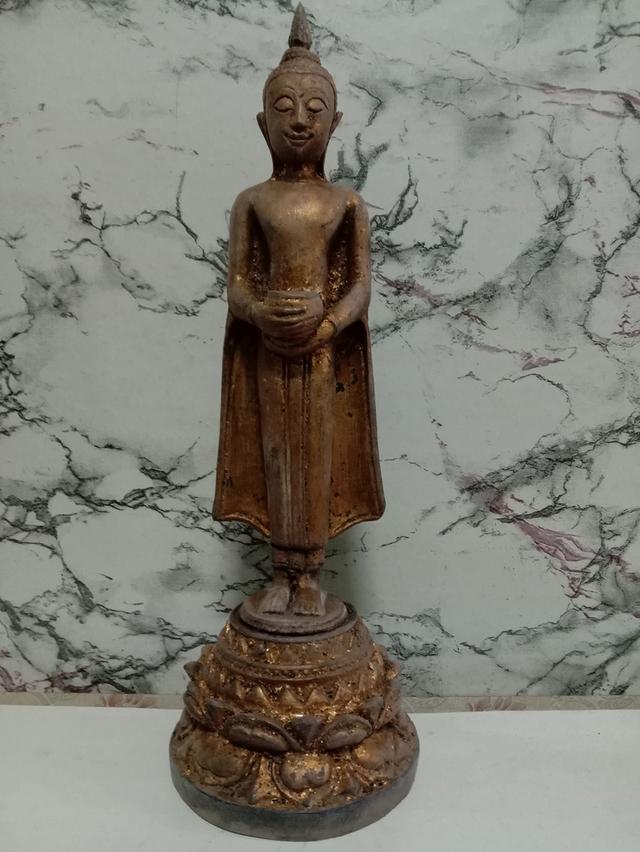 พระบูชาไม้แกะทาทองเก่า องค์พระพิมพ์ยืนปางอุ้มบาตร องค์พระขนาดสูง13นิ้ว สภาพสวยสมบูรณ์