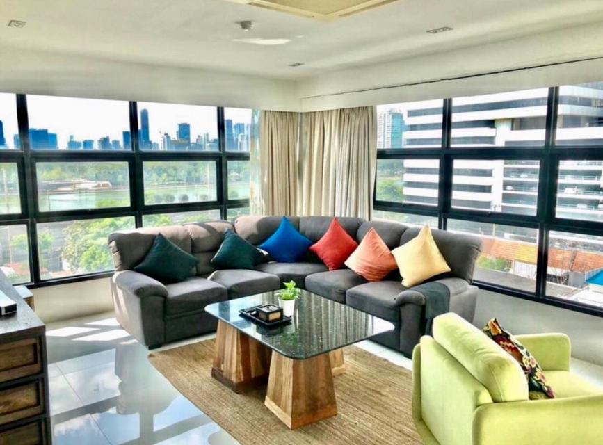Rent Penthouse in the 4 star Hotel  Sukhumvit 16 BTS Asok at least 12 month 2