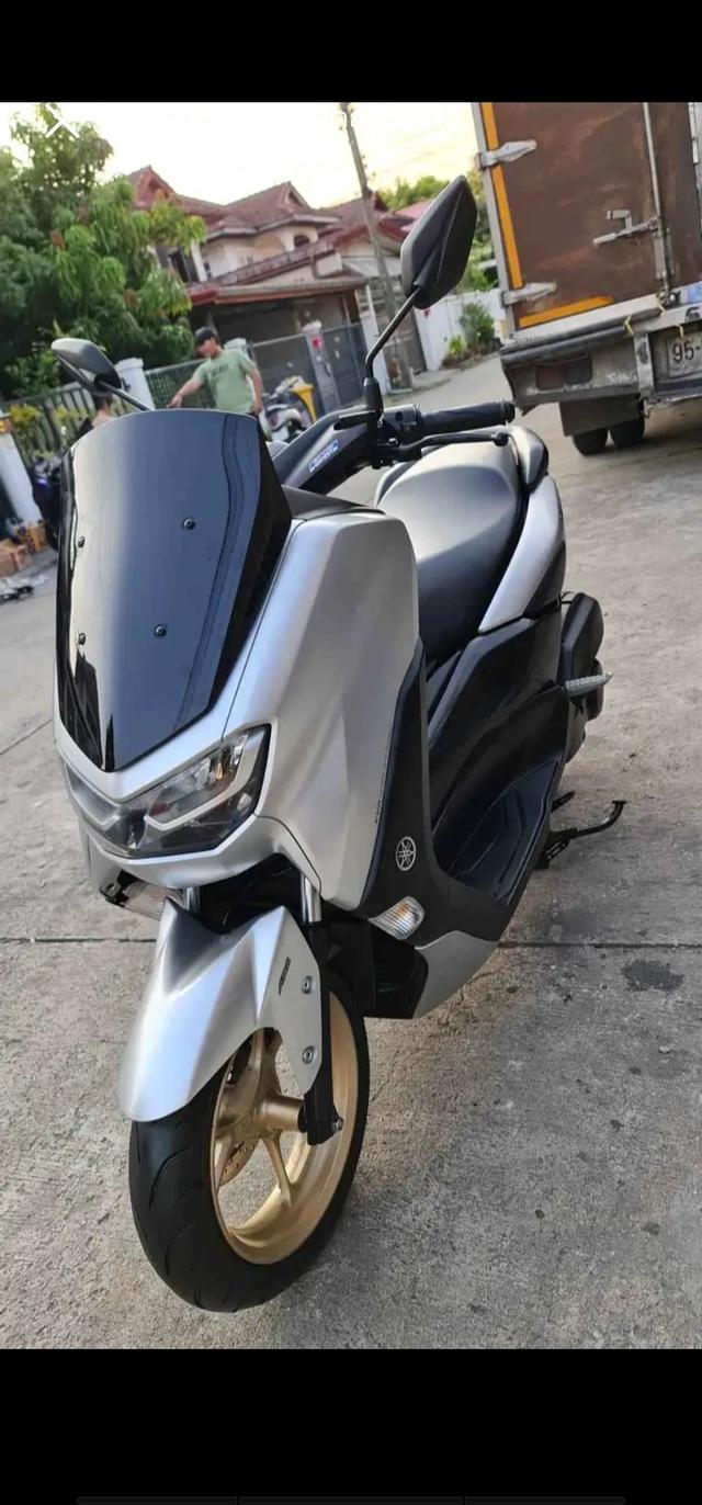 Yamaha N max สีขาว