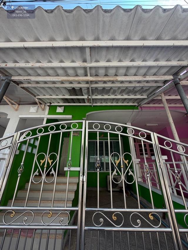 ม.ควีนเพลส 3  ให้เช่าทาวน์โฮม 3 ชั้น 4นอน/3 น้ำ 1