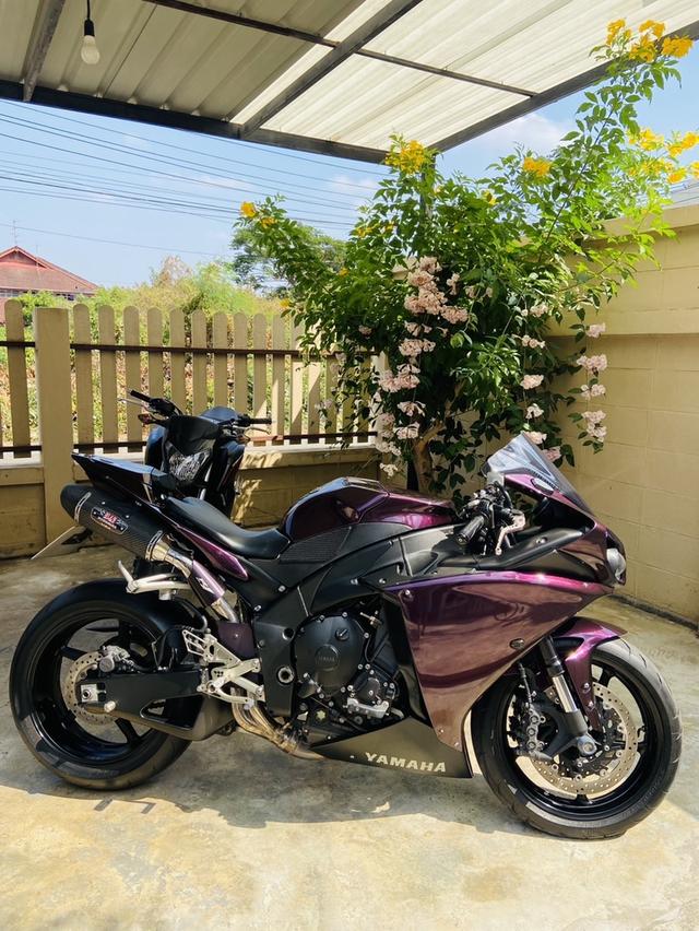 มอเตอร์ไซด์ Yamaha R1