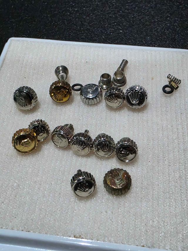 A.อะไหล่ เม็ดมะยม นาฬิกา ROLEX WATCH CROWN เม็ดมะยม โรเล็กซ์ ** ราคาต่อ 1 เม็ด ** ของเก่าเก็บ สวยหายาก รุ่นเก่า ขายตามสภาพ พร้อมส่ง