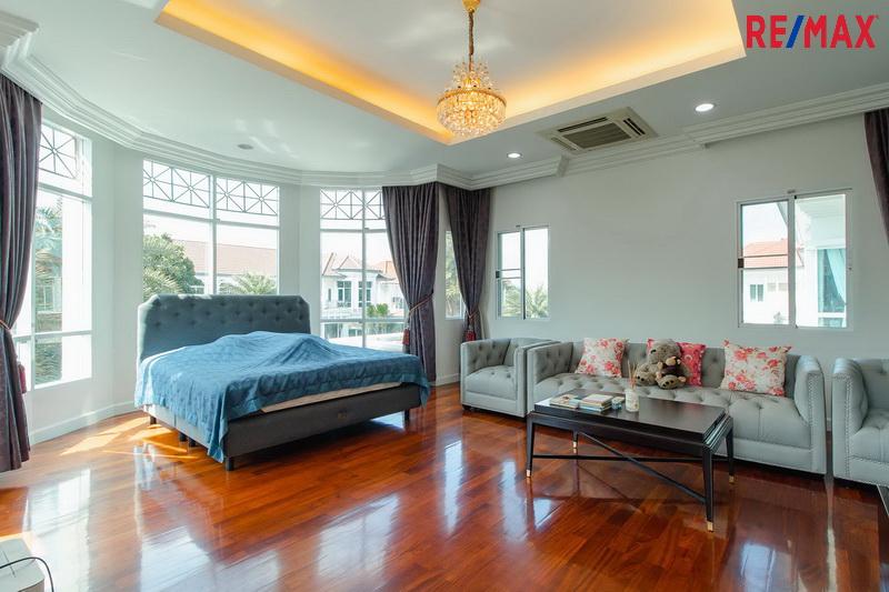 บ้านเดี่ยว แกรนด์ บางกอก บูเลอร์วาร์ด เพชรเกษม - ปิ่นเกล้า ถ.กาญจนาภิเษก บางแค มีสระว่ายน้ำส่วนตัว 179.1 ตร.ว.   15