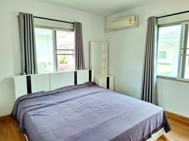 นิคมปิ่นทอง ชลบุรี 3.8 กม เจปาร์ค ศรีราชา 3.7กม. บ้านเดี่ยว 2ชั้นหรูหรา จัดเต็มเฟอร์ฯ 45ตร.ว.180ตร.ม. 3นอน 3น้ำ.รพ.สมิติ 5