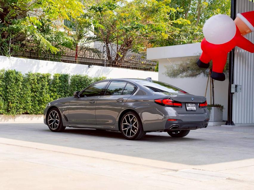 BMW 530e M Sport ปี 2022 *BSI 5 ปีหรือ 100,000 โล ถึง 18/3/2027*อะไหล่รับประกัน 5 ปี ไม่จำกัดระยะทาง 7