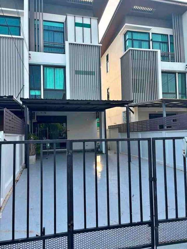 B1009  ให้เช่าทาวน์โฮมหลังมุม โครงการ cozy ลาดพร้าว ถนนลาดพร้าววังหิน 2