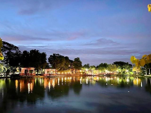 MRTตลาดบางใหญ่ 3.52กม. ให้เช่าบ้านเดี่ยว 2 ชั้นสุดหรู 60ตร.วา. โลตัส คลองถนน 2.7 กม. คลองบางไทร จัดเต็มเฟอร์ฯ ร่มรื่น ติ 1
