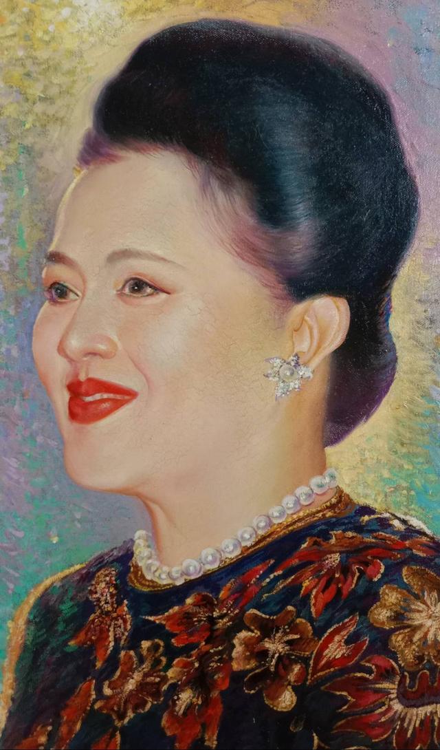 117.ภาพวาดสีน้ำมันพระบรมสาทิสลักษณ์ สมเด็จพระบรมราชีนีนาถในรัชกาลที่9 2