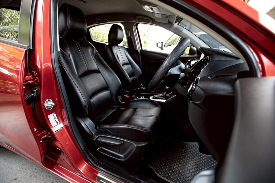 Mazda2 1.3 HighPlus Sport ปี 2016 สีแดง 11