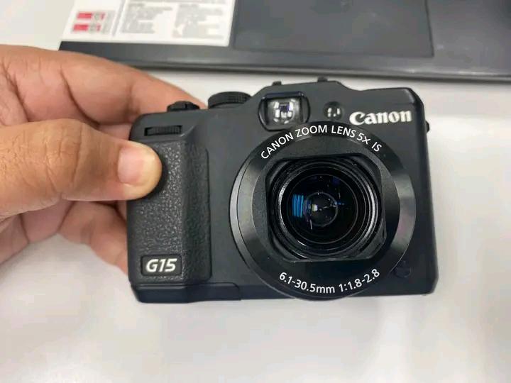 กล้องสีดำจากแบรนด์ Canon