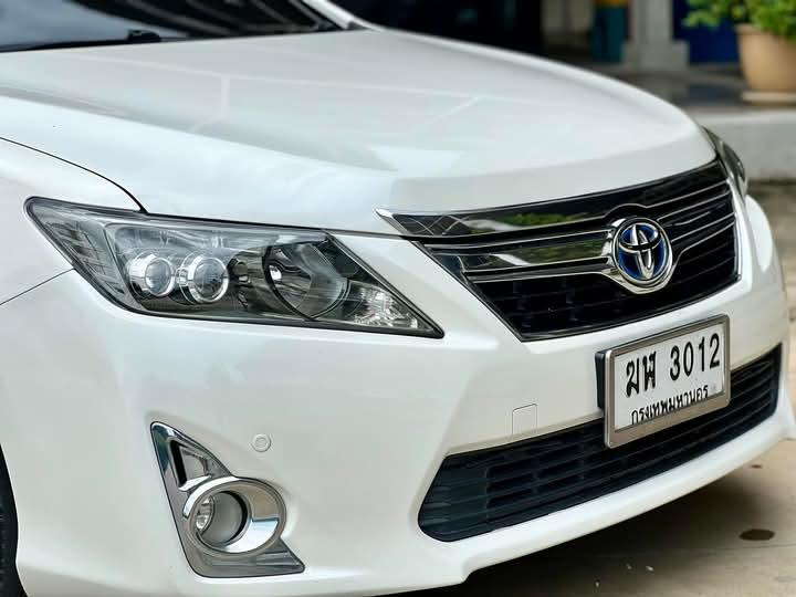 Toyota Camry สีขาว 6