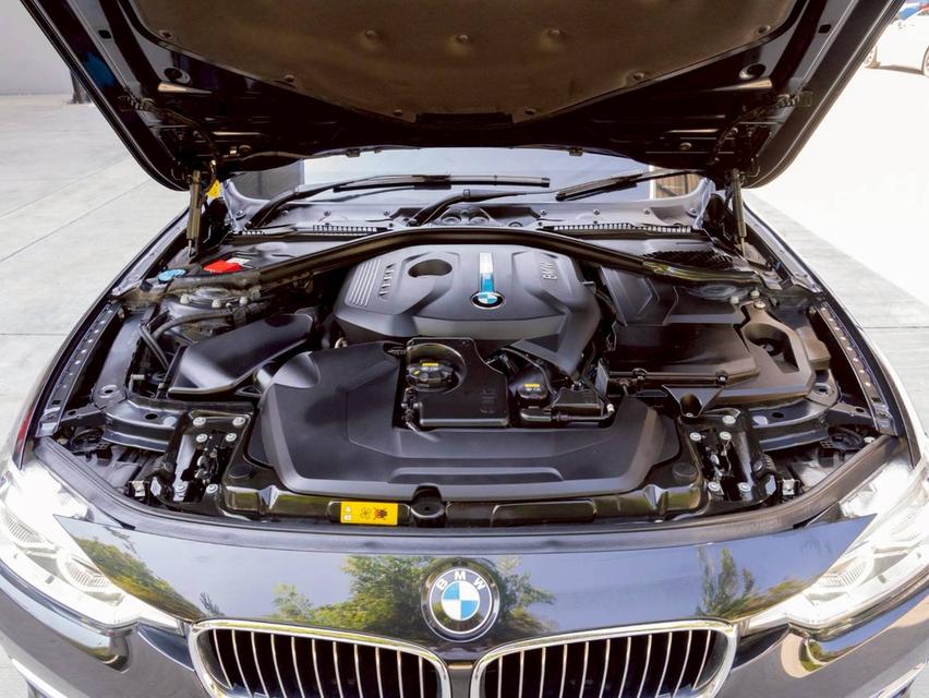 BMW 330e 2.0Plug in hybrid ปี18 19