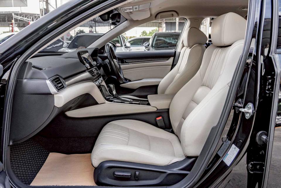 รหัสรถ NP3397 HONDA ACCORD 2.0HYBRID ปีรถ : 2019 16