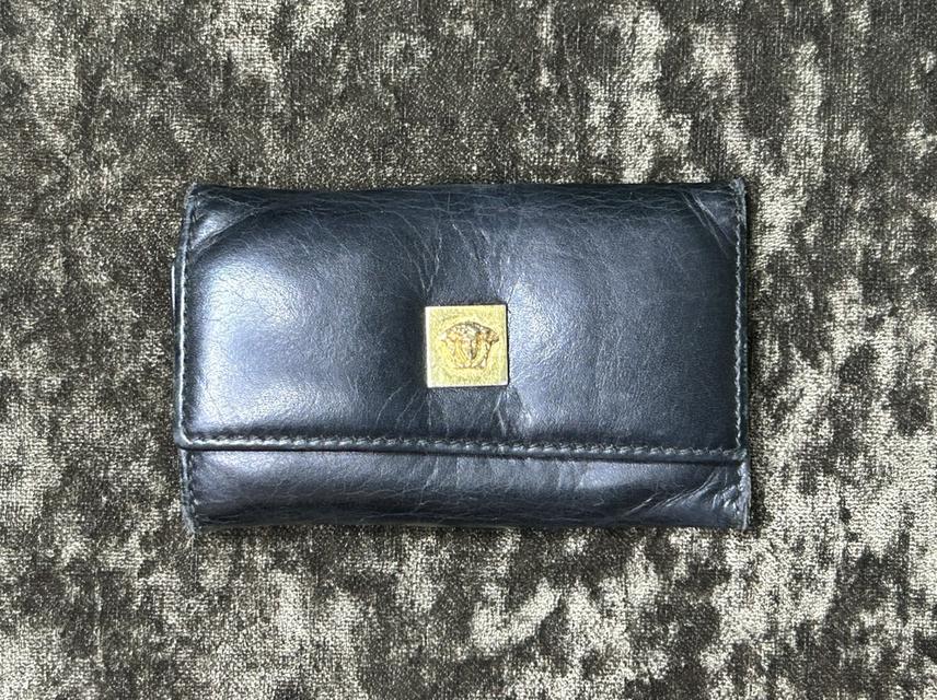 [Rare Luxury Vintage] กระเป๋าใส่กุญแจ Gianni Versace ยุค 90s เพลตทองหัวเมดูซ่าสี่เหลี่ยม🖤💛(ห่วงครบ 6 ดั้งเดิม)