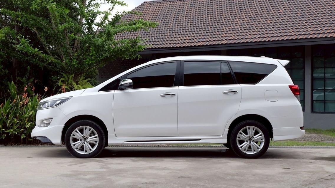 รหัสรถ KN3680 TOYOTA INNONA 2.8 CRYSTA ปี 2018 AUTO 6