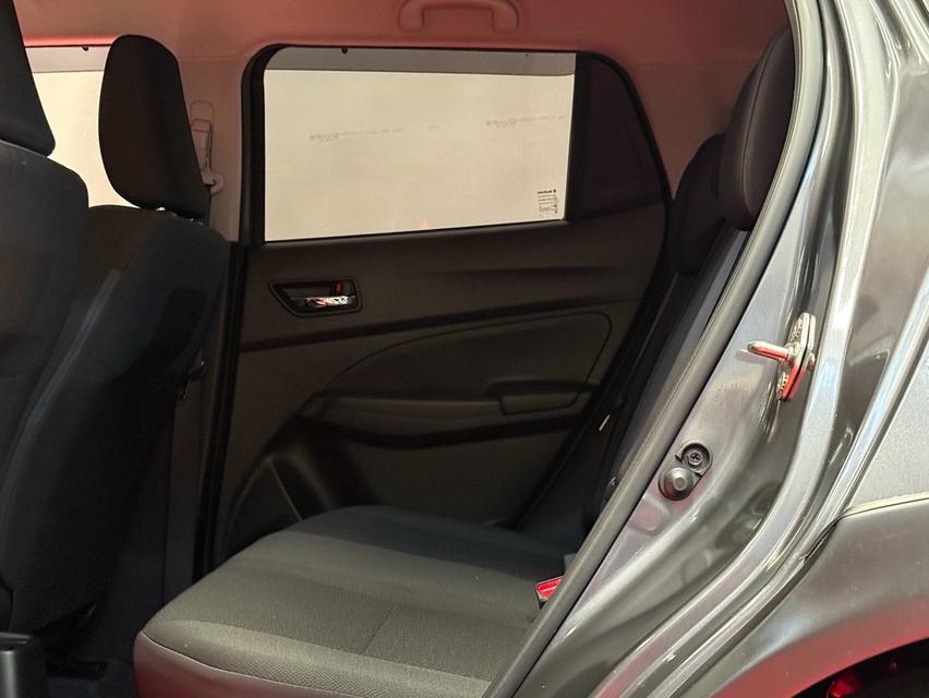 2023 SUZUKI SWIFT GLX รุ่น TOP สุด รถมือเดียวออกป้ายแดง รถวิ่งน้อย เข้าศูนย์ทุกระยะ รถไม่เคยมีอุบัติเหตุครับ รูปที่ 14