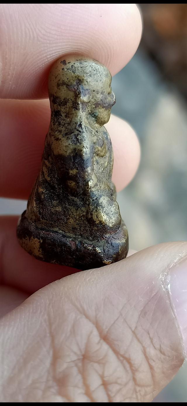 รูปหล่อหลวงพ่อเงิน วัดบางคลาน