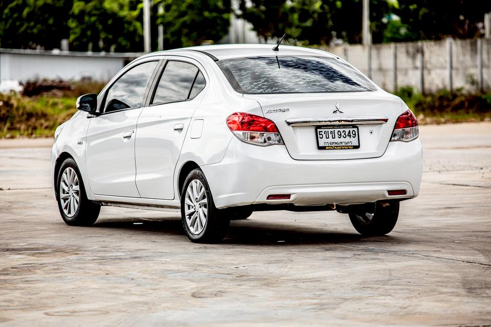 Mitsubishi Attrage 1.2 GLS ปุ่มสตาท์ สีขาว เกียร์ออโต้ ปี 2014 8