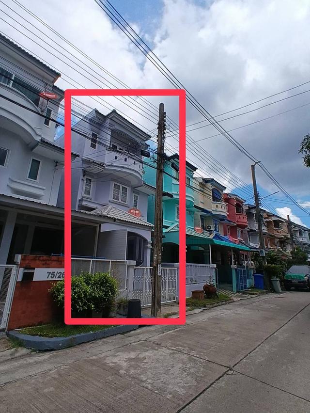 ขายทาวน์โฮม 3 ชั้น หมู่บ้าน เศรณี ดอนเมือง-สรงประภา เนื้อที่ 27.6 ตรว ซ.วัดเวฬุวนาราม 18  แขวงทุ่งสีกัน เขตดอนเมือง กรุงเทพมหานคร 2