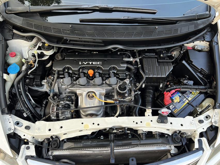 2011 Honda Civic FD ออโต้ สีขาวภายในดำหายาก รถสวยมาก รูปที่ 20