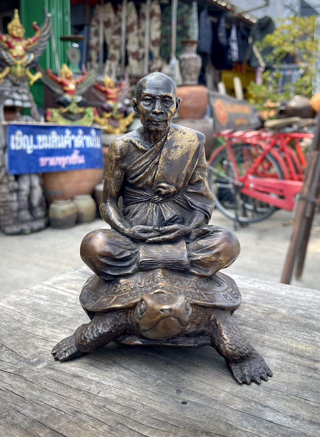พระบูชาหลวงปู่หลิว วัดไร่แตงทอง หน้าตัก5นิ้ว ปี35 เนื้อทองเหลืองรมดำ สีมันปู