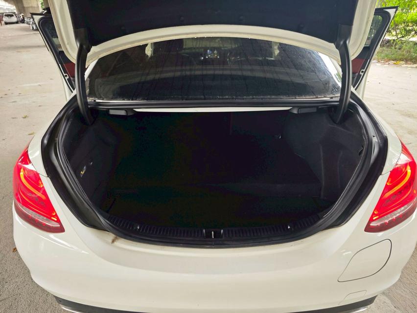 🚗 2016 Mercedes-Benz C350e AMG Dynamic AT รูปที่ 20