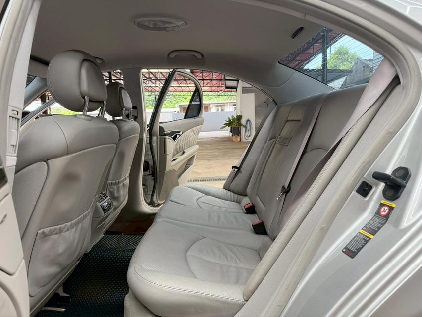 Mercedes-Benz E240 2.6 Avantgarde ปี2003รถบ้านแท้ สวยสภาพดี ออพชั่นจัดเต็ม พร้อมใช้งาน 14