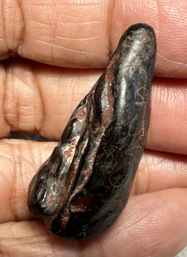 พระกริ่งคลองตะเคียน ด้านหลังกระเทาะเดิม ลงรักร่องชาด มีกริ่ง