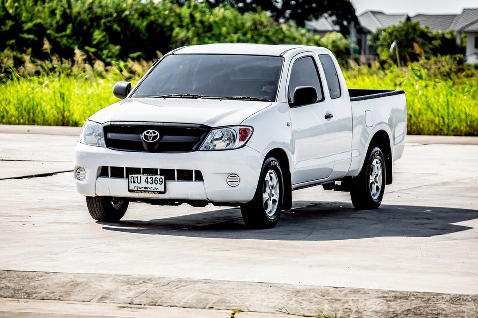 Toyota Vigo Cab 2.5 J ดีเซล ปี 2005 สีขาว มือเดียวป้ายแดง 1 ใน100 2