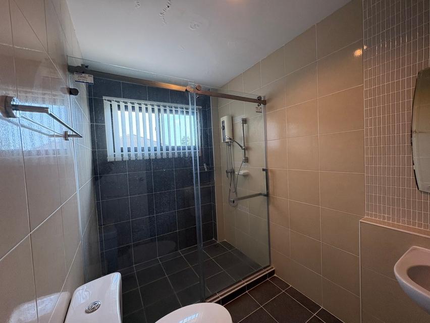 🏡✨ ให้เช่าบ้านเดี่ยว 2 ชั้นโคตรกว้าง! 4 ห้องนอน + คลับเฮ้าส์ + สระว่ายน้ำ ครบจบในที่เดียว 🤍 5