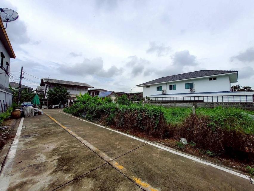 ขายถูก ที่ดินใกล้รถไฟฟ้าสายสีม่วง 103 ตารางวา แปลงมุม ติดถนนคอนกรีตสาธารณะ ซอยวัดไผ่เหลือง อ.บางบัวทอง จ.นนทบุรี