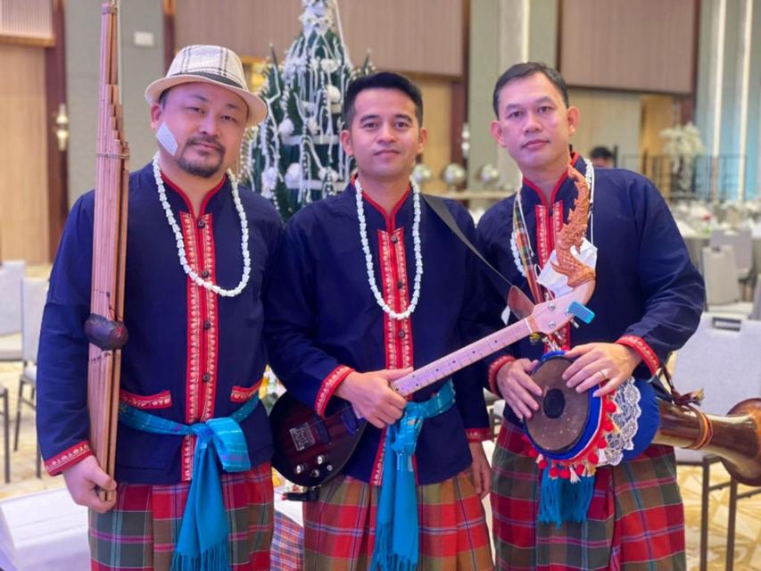 หาวงโปงลาง รับจ้างโปงลาง การแสดงอีสาน รำอีสาน รำเซิ้ง ดีดไห