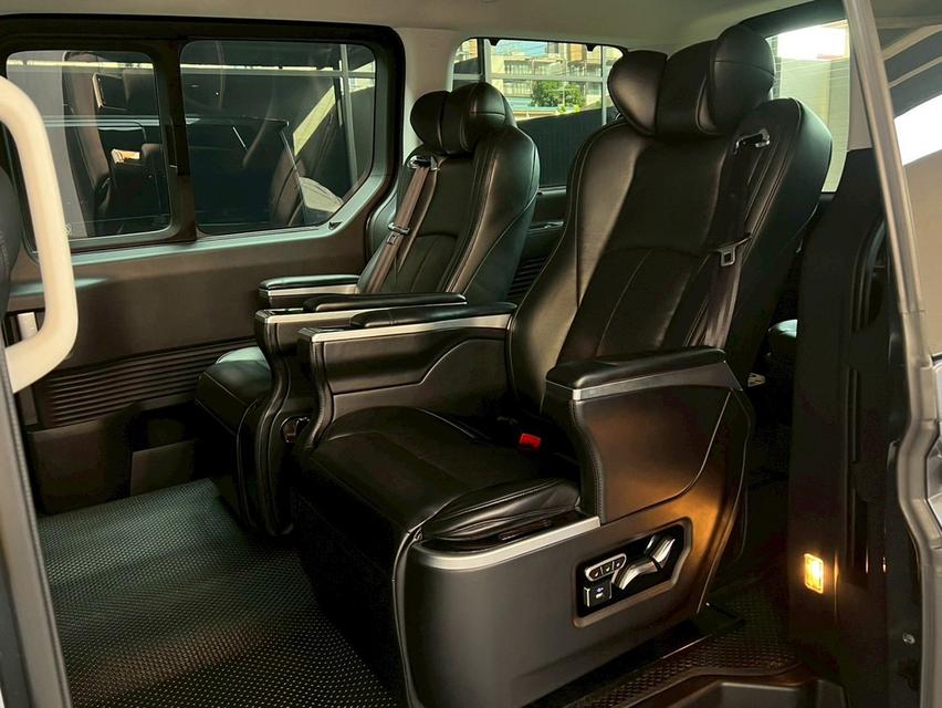 Hyundai Staria 2.2 TOP 9