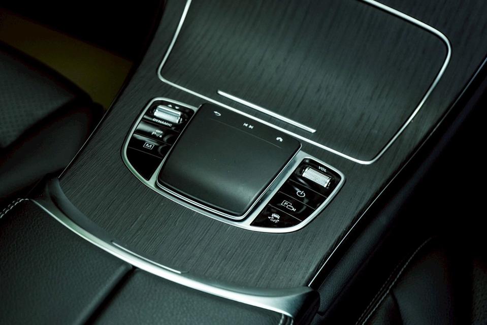 Mercedes-Benz GLC300e 2.0 4Matic AMG Dynamic W253 AT 2023 รูปที่ 14